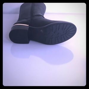 Stylish & Comfortable Vince Camuto bootie